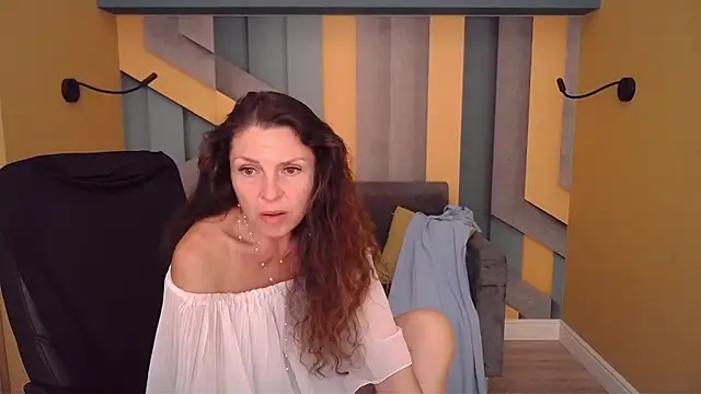EllaLong webcam
