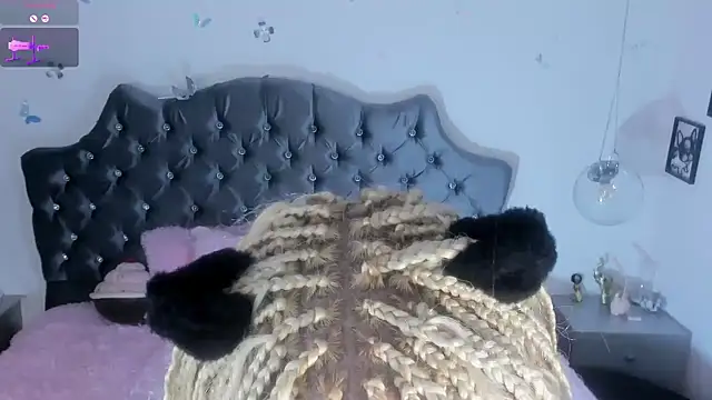 conny__curly webcam