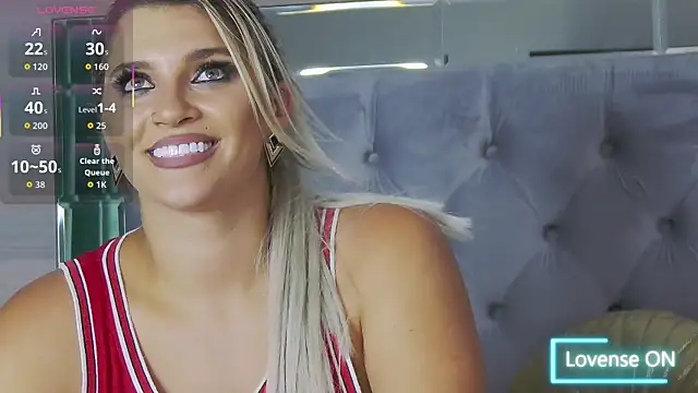 Lorehottie webcam
