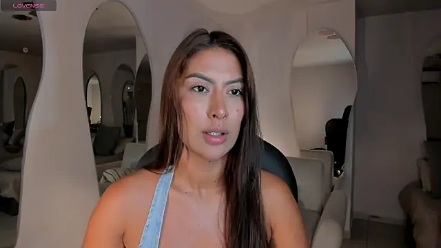 ArianaDumont webcam