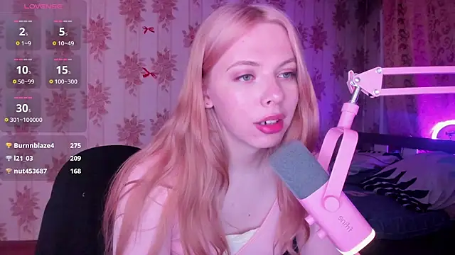 Cutie_Bambi webcam