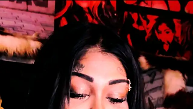 indian_dreamgirl webcam