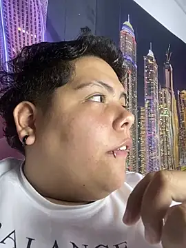 Hailey_Curvy webcam