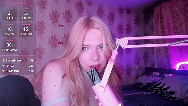 Cutie_Bambi webcam
