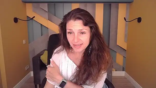 EllaLong webcam