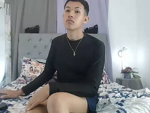 PhillipCox live cam on StripChat