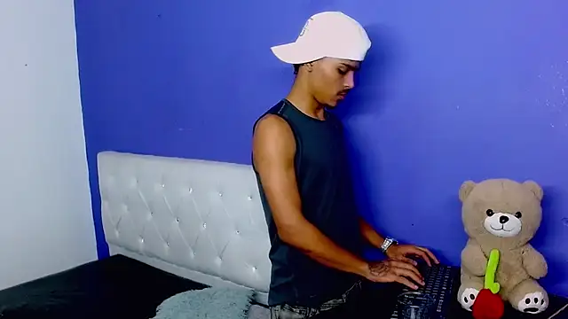 Angel_foxc13 webcam