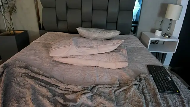 Charlie___Musk webcam