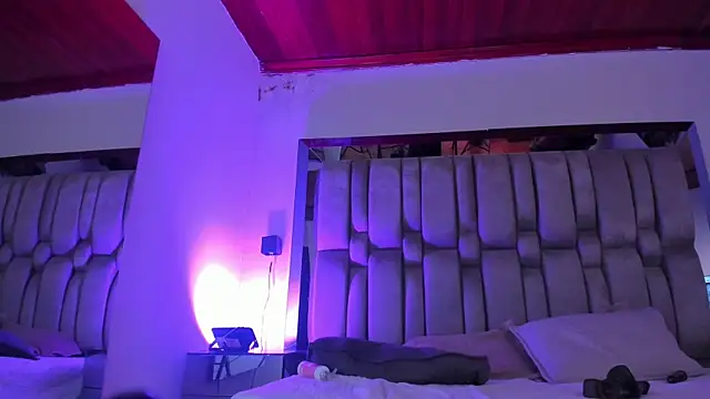 NikkySmiith webcam