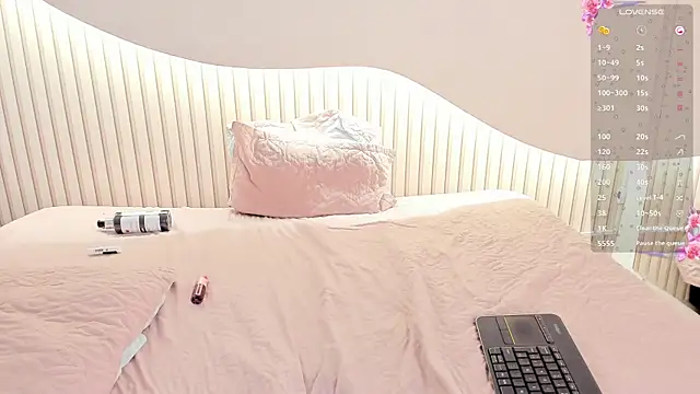 Zoebluntone webcam
