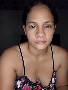 cieloo_777 webcam