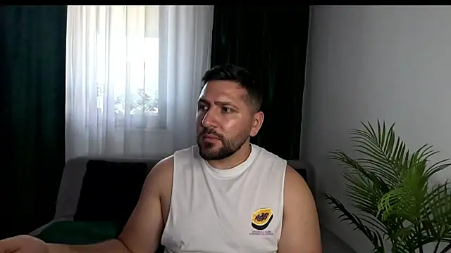 Gold_Alpha_Boy webcam