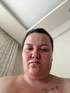 SunnyLeila2101 webcam