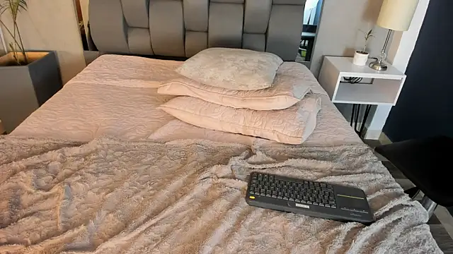 Charlie___Musk webcam