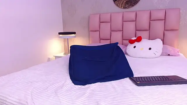 IsabelleDaza webcam