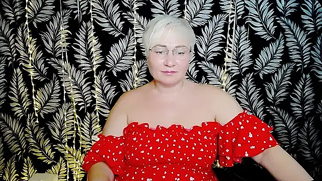 Olivia_playful webcam
