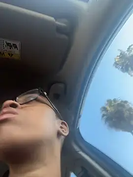 YeahhhitsBreezy live sex cam