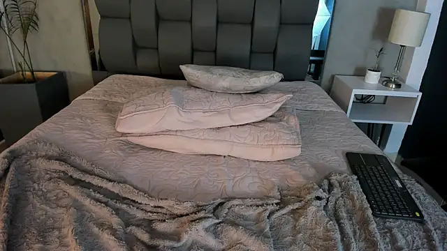 Charlie___Musk webcam