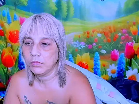 indianroxy webcam
