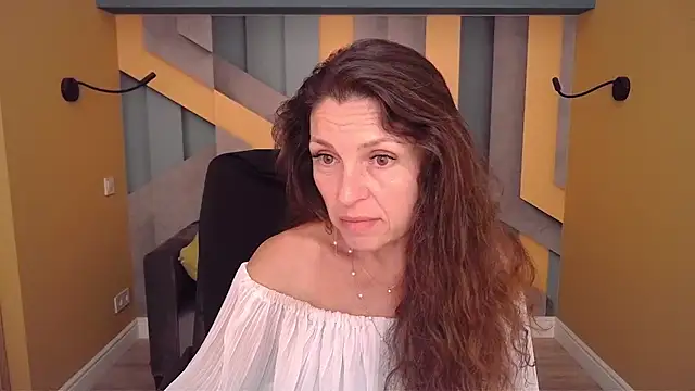 EllaLong webcam