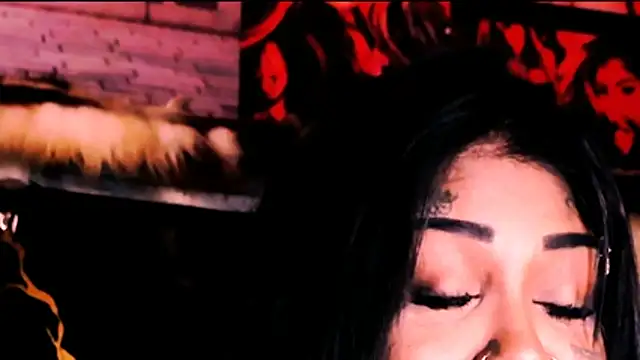 indian_dreamgirl webcam