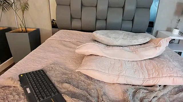 Charlie___Musk webcam