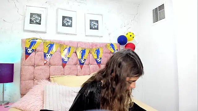 KatalinaLaurent live cam on StripChat