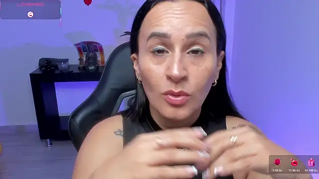 Sara_Charmy webcam