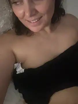 Emma_roqueen live cam on StripChat