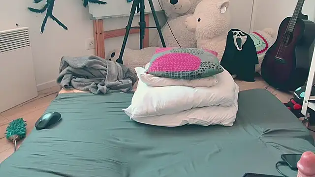 CeriseLapine webcam