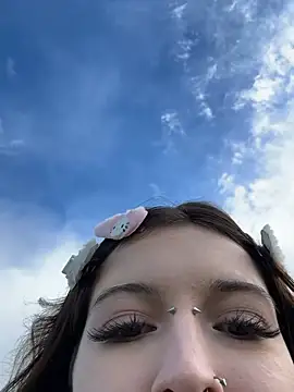 virusDoll webcam