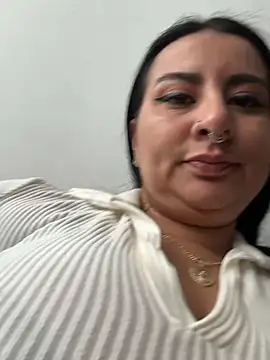 Abril_Luv webcam