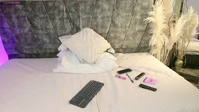 madisoncollinss_ - MadisonCollinss_'s free webcam - UK Sex Cams