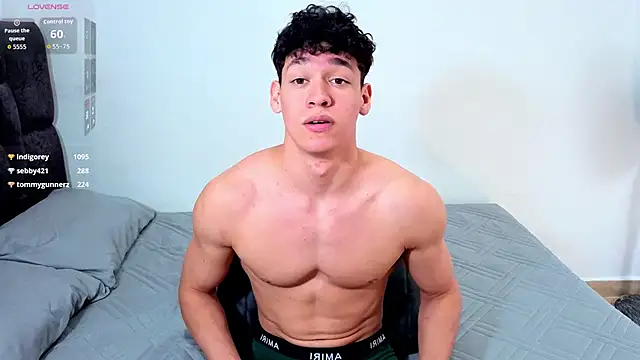 Luke_Muscle webcam