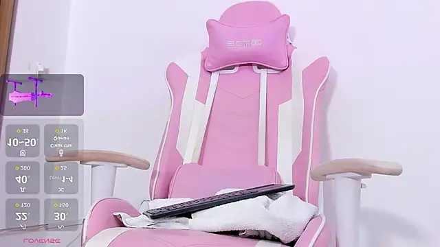 Maddy_red_ webcam