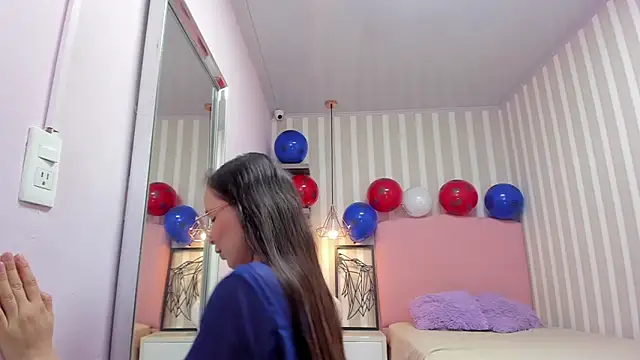 LORELAIGIVEN webcam
