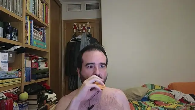 curiosillo83 live cam on StripChat