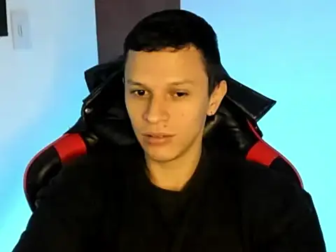 Masterdave7 live cam on StripChat