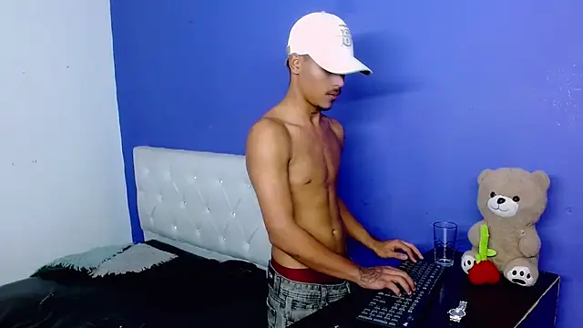 Angel_foxc13 webcam