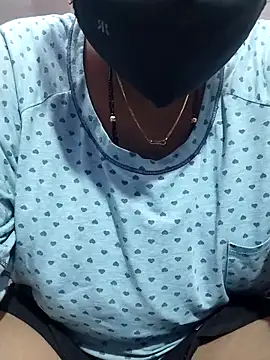 Priyanka_30 webcam