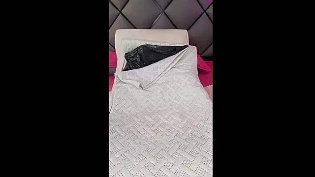 ELLA_KELLY webcam