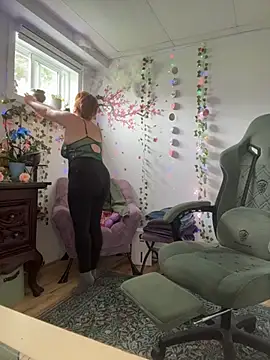 CurvesNChaos webcam