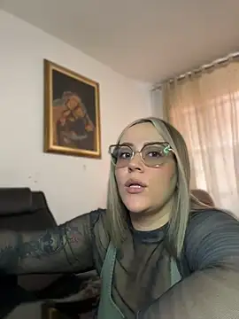 CurvyLust_x webcam