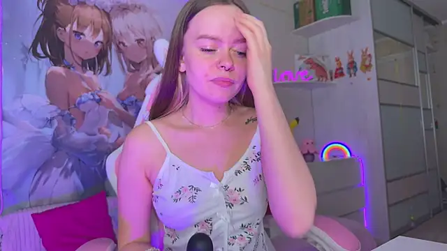 CheekySashaCharm webcam