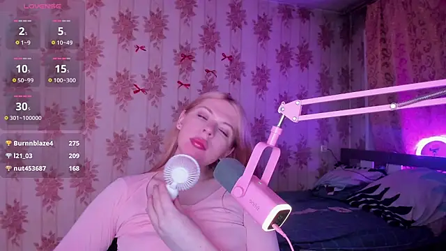 Cutie_Bambi webcam