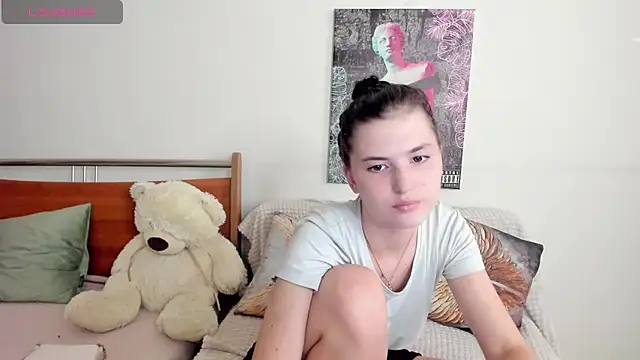 Kira_Devi webcam