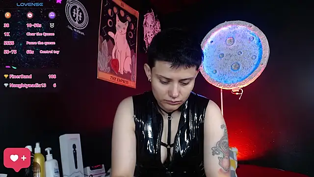 girl_intense444 webcam