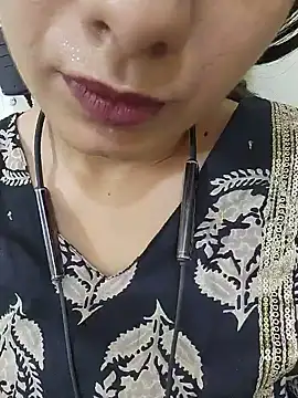 CuteSarikaLIVE webcam
