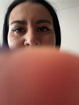 Abril_Luv webcam