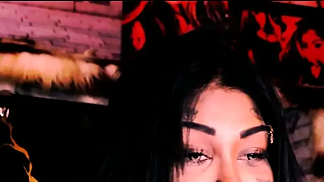 indian_dreamgirl webcam